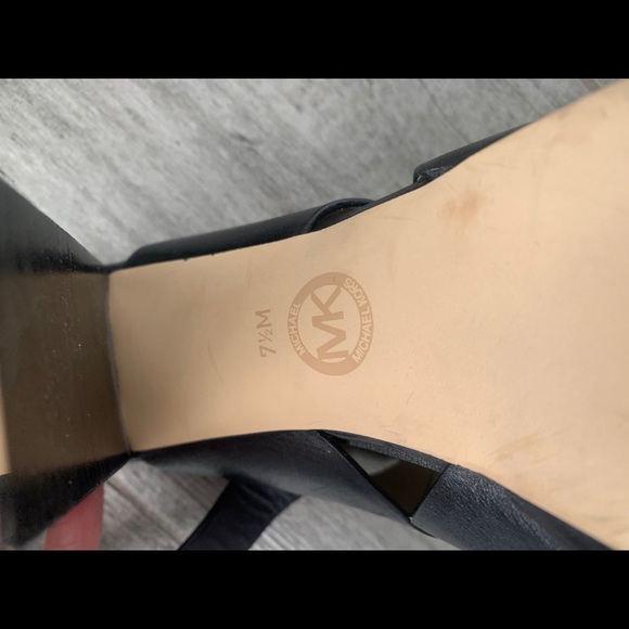 Michael Kors strappy heels super comfy - Picture 4 of 4